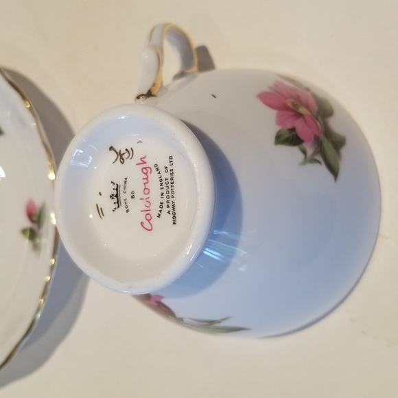 VINTAGE COLOLOUGH BONE CHINA TEA CUP AND SAUCE - Picture 5 of 8